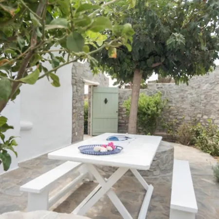 Life With Private Jacuzzi In Paros